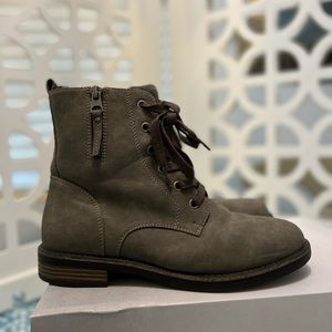 Limelight brand boots size 6 1/2 in Alaina grey.